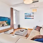 Lux Panorama